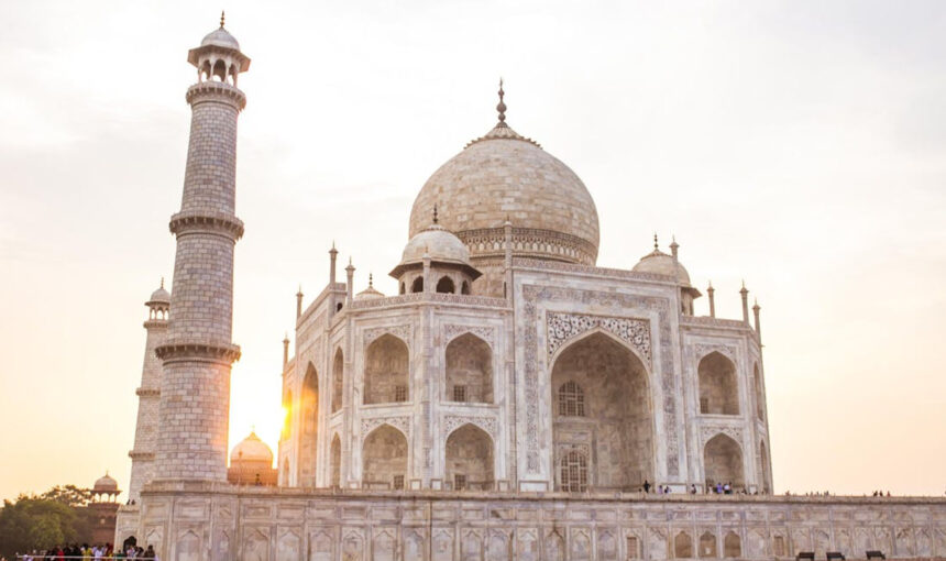 ASAHI INDIA TOURS|日本語ガイドと巡る心に残るインドの旅 タージマハル観光