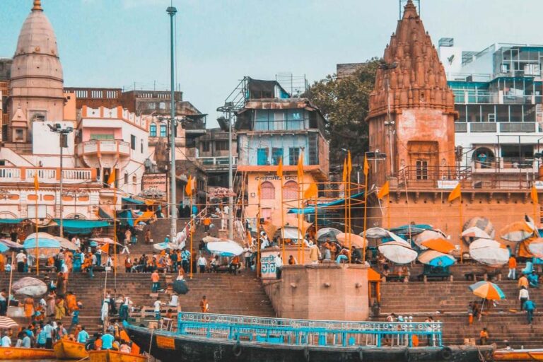 4日間 日本語ガイド付き バラナシ・マハーボディ寺院ツアー