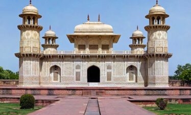 女性ガイド付きタージ・マハル 1 日ツアー | デリー発のプライベートで安全なツアー