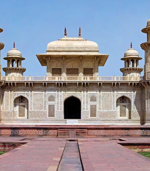 女性ガイド付きタージ・マハル 1 日ツアー | デリー発のプライベートで安全なツアー