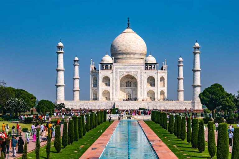 日本語女性ガイド同行 列車で行くタージ・マハル1日ツアー